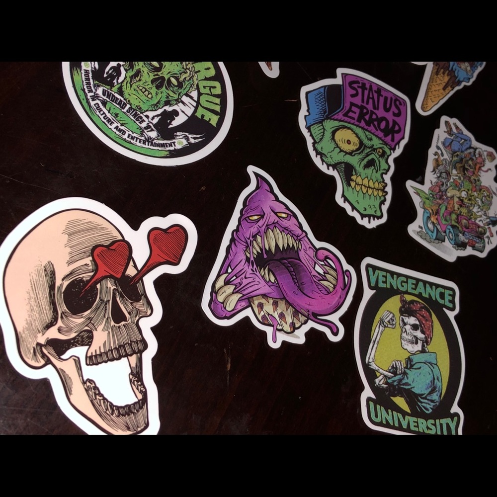 10 vinyl scary stickers - Picture 1 of 7